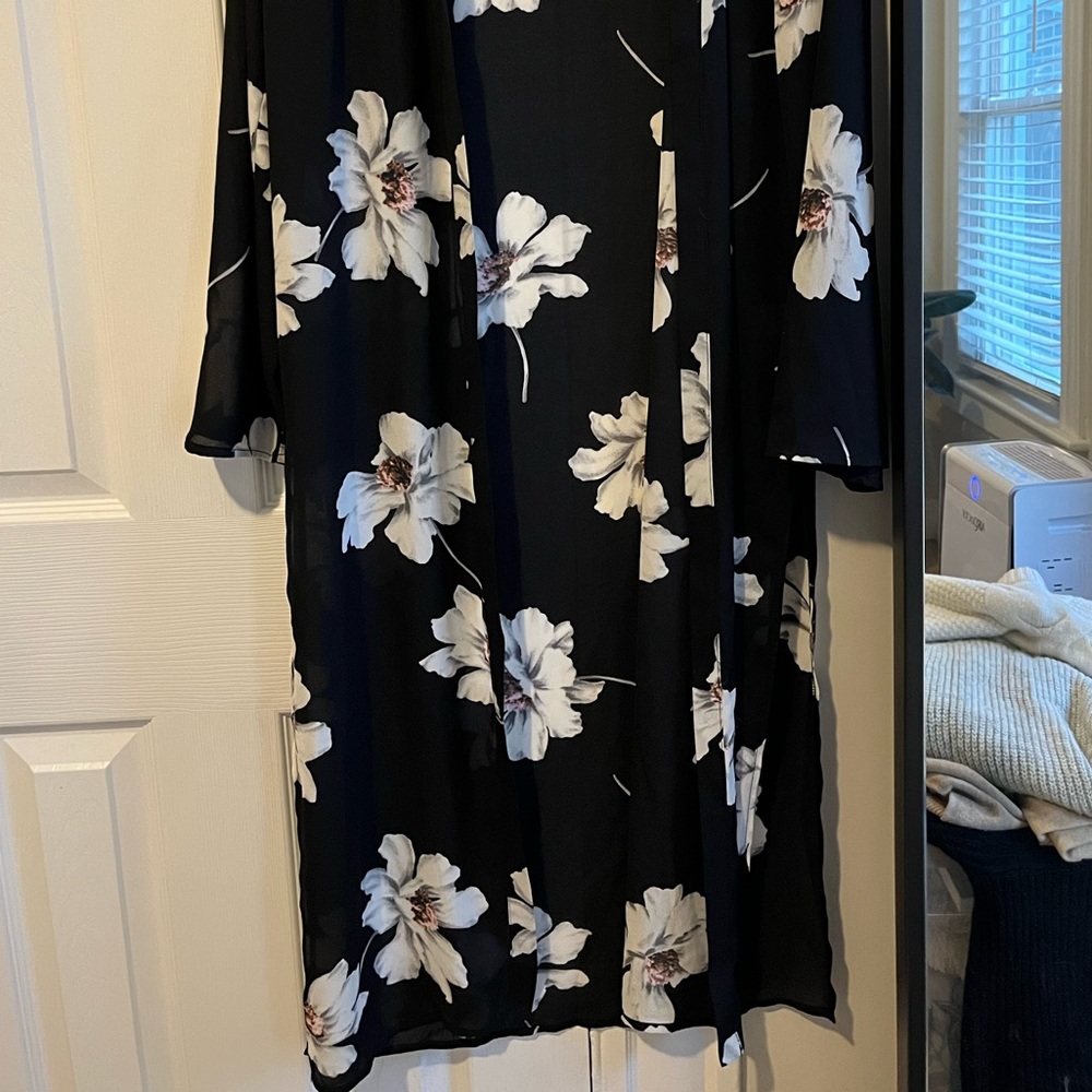 Kimono - Picture 3 of 3
